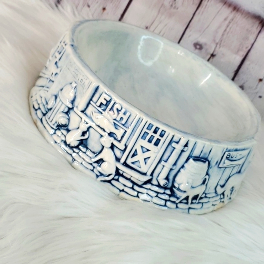 Vintage 90s Ceramic Handpainted Molded Textured 3D Signed Animal Pet Food Dish - Picture 4 of 17